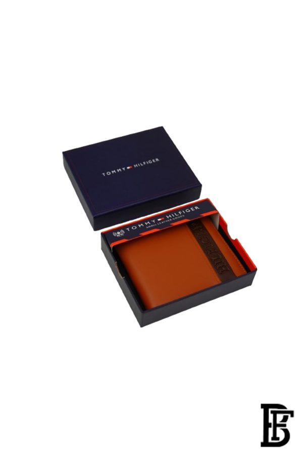 Tommy Hilfiger Men Leather Global Coin Wallet  Brown