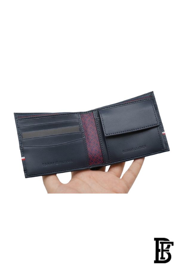 Tommy Hilfiger Wallet is a one to face solid style covered in light/BLUE leather - Image 6