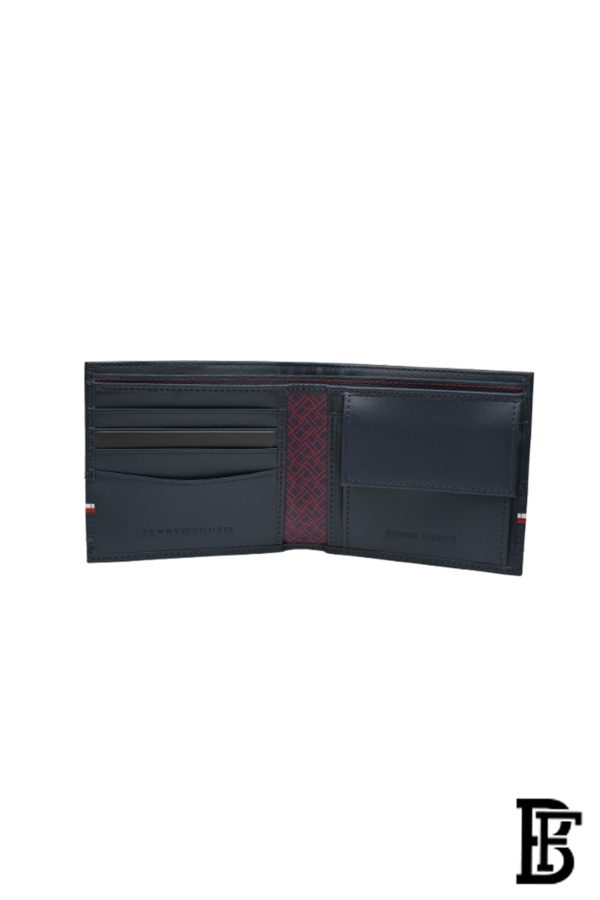 Tommy Hilfiger Wallet is a one to face solid style covered in light/BLUE leather - Image 7