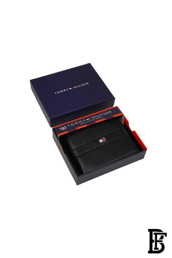 Men Wallet By Tommy Hilfiger thw16