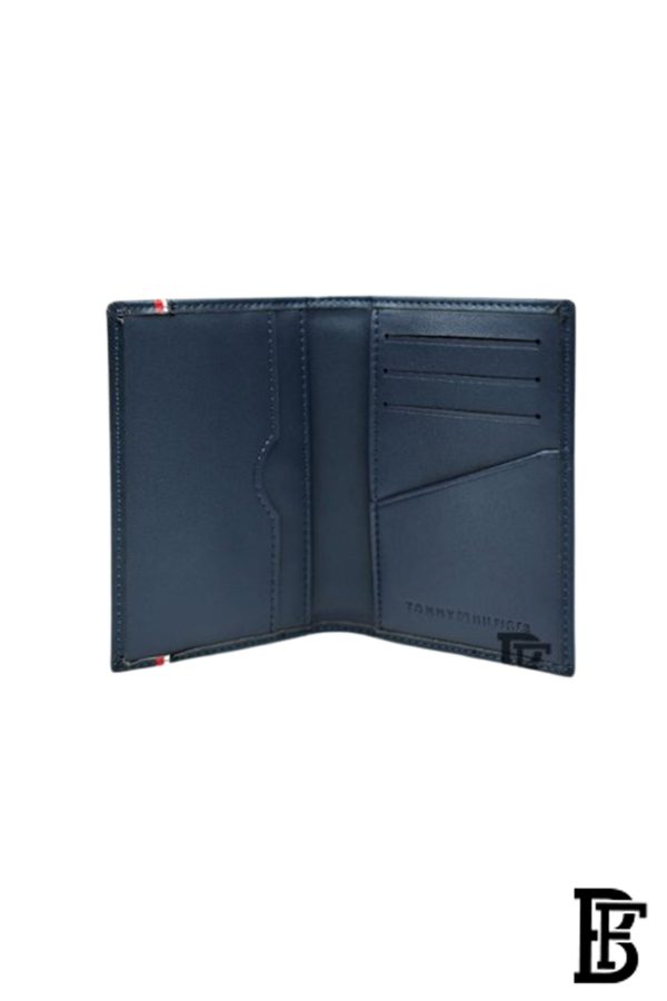 Tommy Hilfiger Krefeld Leather Passcase Wallet for Men - Image 3